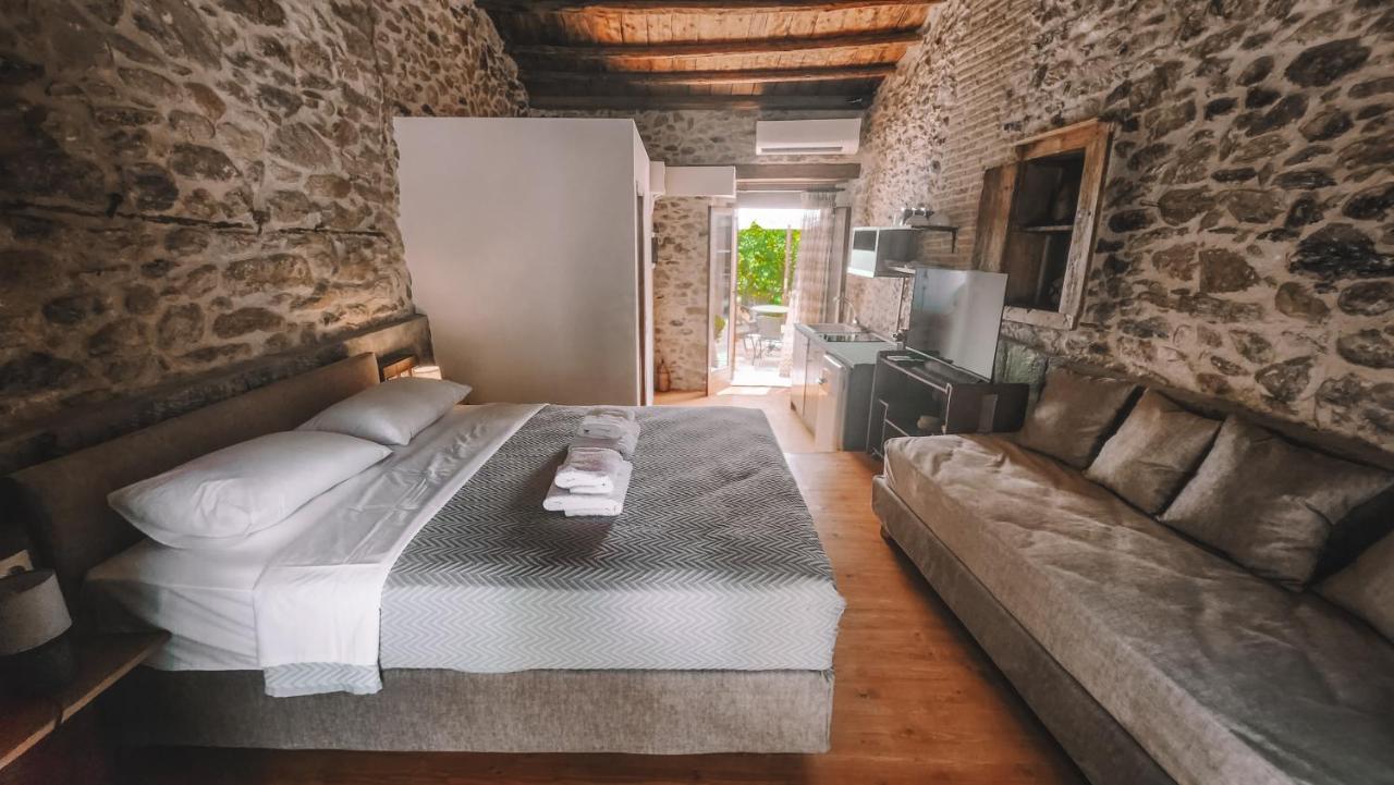The Cellar Studios - By Avelink Спата Экстерьер фото